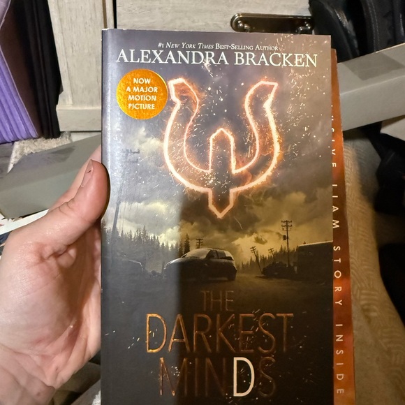 Books - Picture 4 of 11